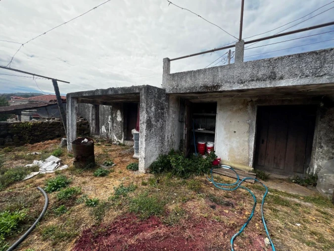 Moradia T3 para Venda em Telões Foto 8