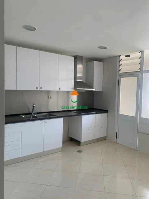 Apartamento T2 para Arrendamento em Gondomar (São Cosme), Valbom e Jovim