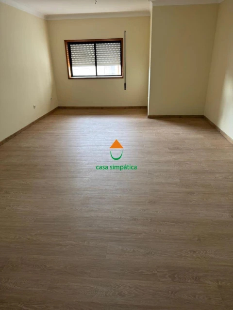 Apartamento T2 para Arrendamento em Gondomar (São Cosme), Valbom e Jovim