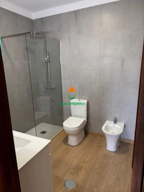 Apartamento T2 para Arrendamento em Gondomar (São Cosme), Valbom e Jovim
