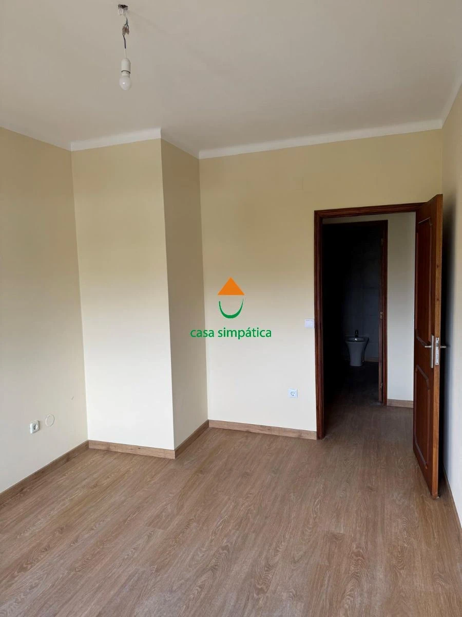 Apartamento T2 para Arrendamento em Gondomar (São Cosme), Valbom e Jovim Foto 13