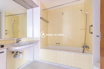 Apartamento T2 para Venda em Oeiras e São Julião da Barra, Paço de Arcos e Caxias