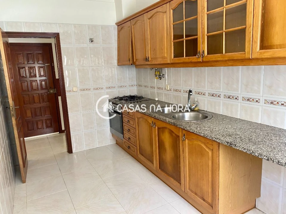 Apartamento T2 para Arrendamento em Charneca de Caparica e Sobreda Foto 5