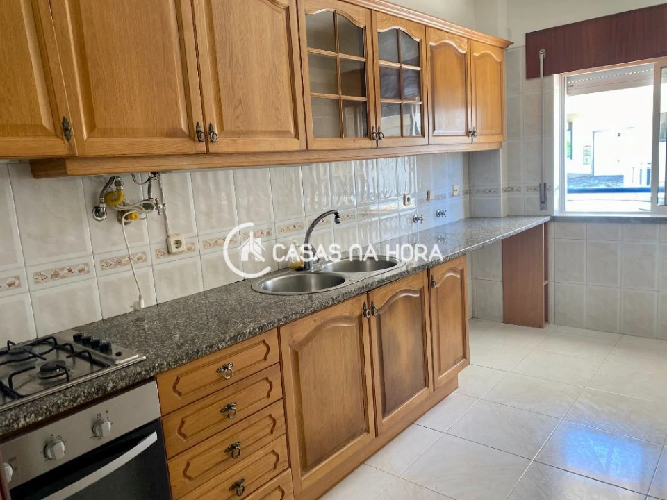 Apartamento T2 para Arrendamento em Charneca de Caparica e Sobreda Foto 6