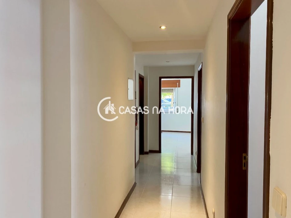 Apartamento T2 para Arrendamento em Charneca de Caparica e Sobreda Foto 14