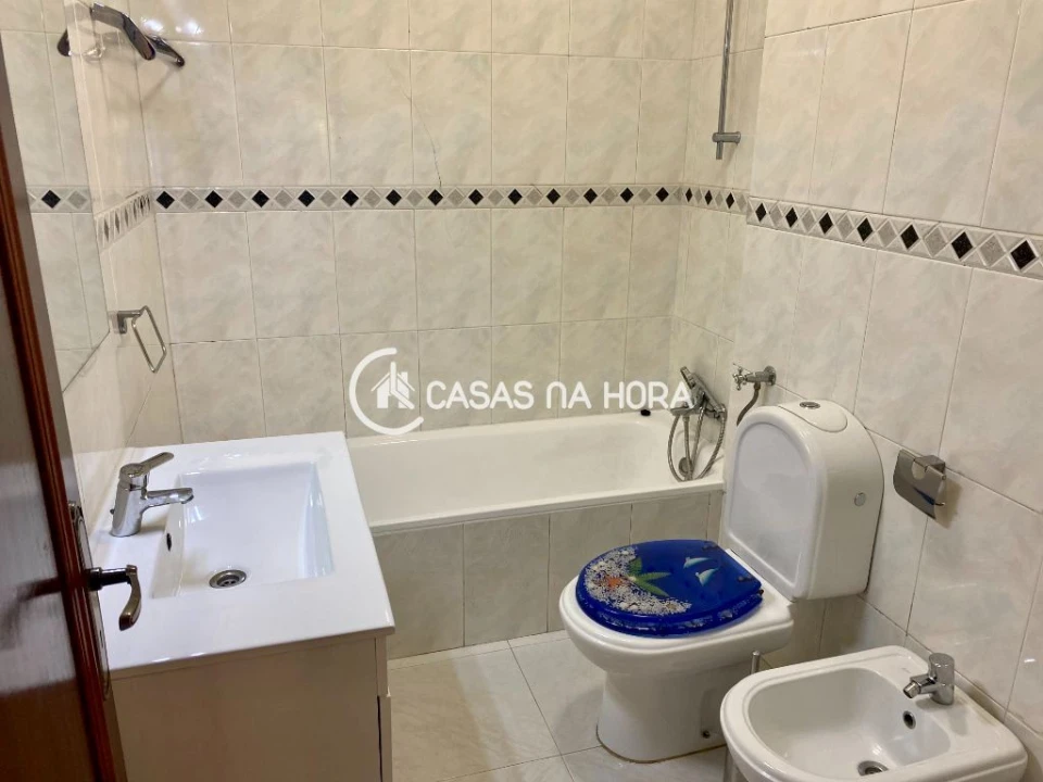 Apartamento T2 para Arrendamento em Charneca de Caparica e Sobreda Foto 16