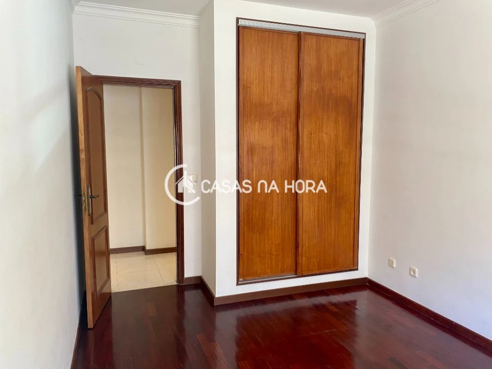 Apartamento T2 para Arrendamento em Charneca de Caparica e Sobreda Foto 12