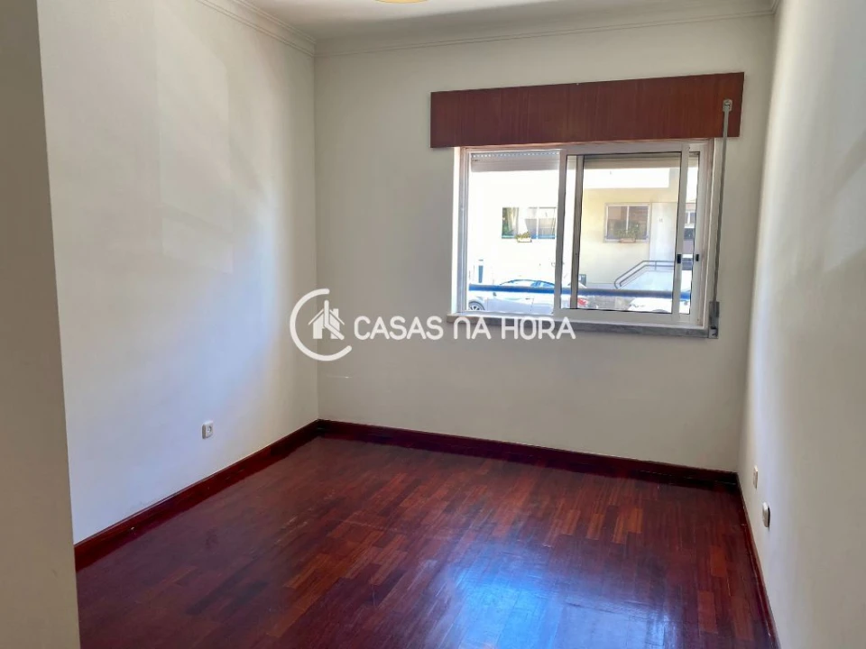 Apartamento T2 para Arrendamento em Charneca de Caparica e Sobreda Foto 11