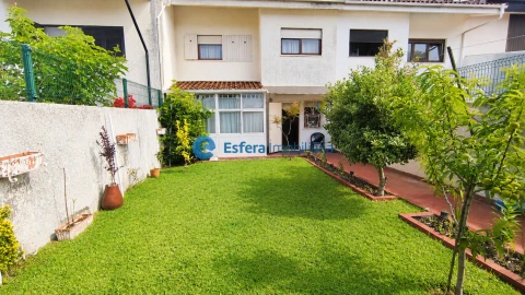 Moradia T4 para Venda em Arcozelo