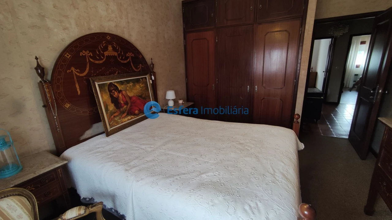Moradia T4 para Venda em Arcozelo Foto 17