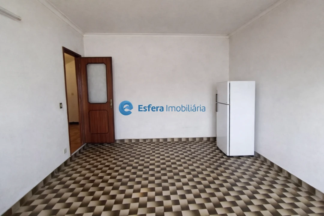 Moradia T4 para Venda em Arcozelo Foto 7