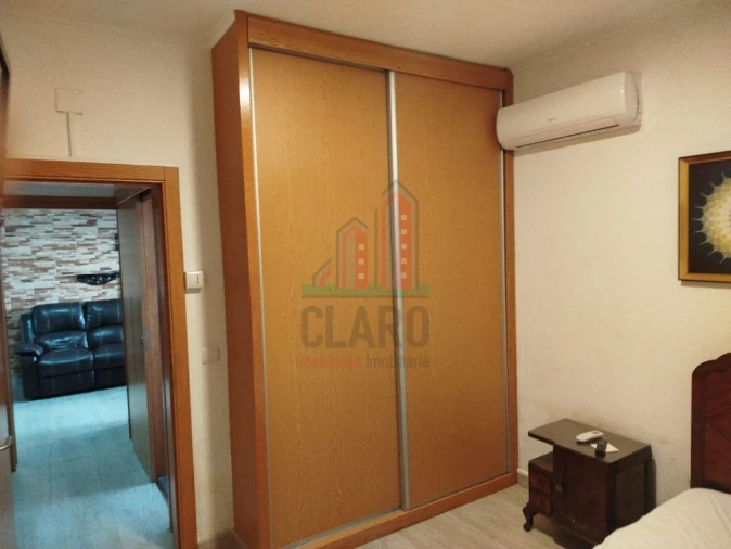 Apartamento T3 para Arrendamento em Santo Antonio dos Olivais Foto 8