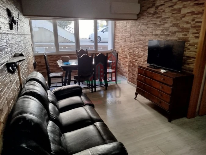 Apartamento T3 para Arrendamento em Santo Antonio dos Olivais Foto 5