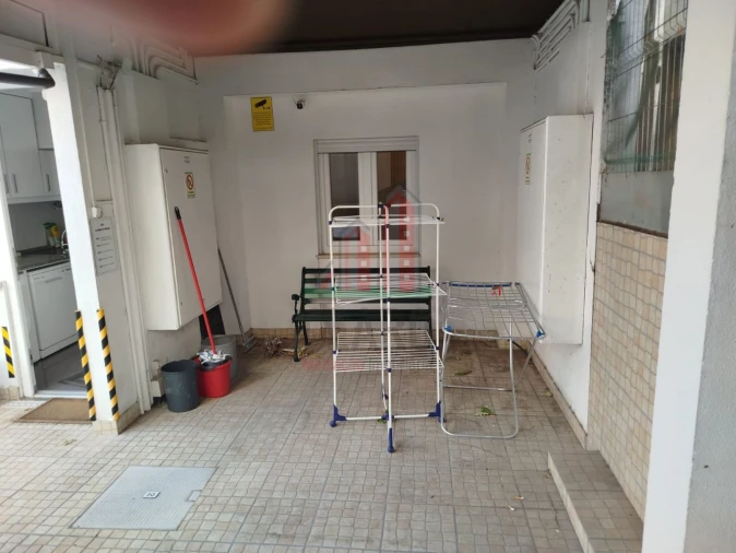 Apartamento T3 para Arrendamento em Santo Antonio dos Olivais Foto 20