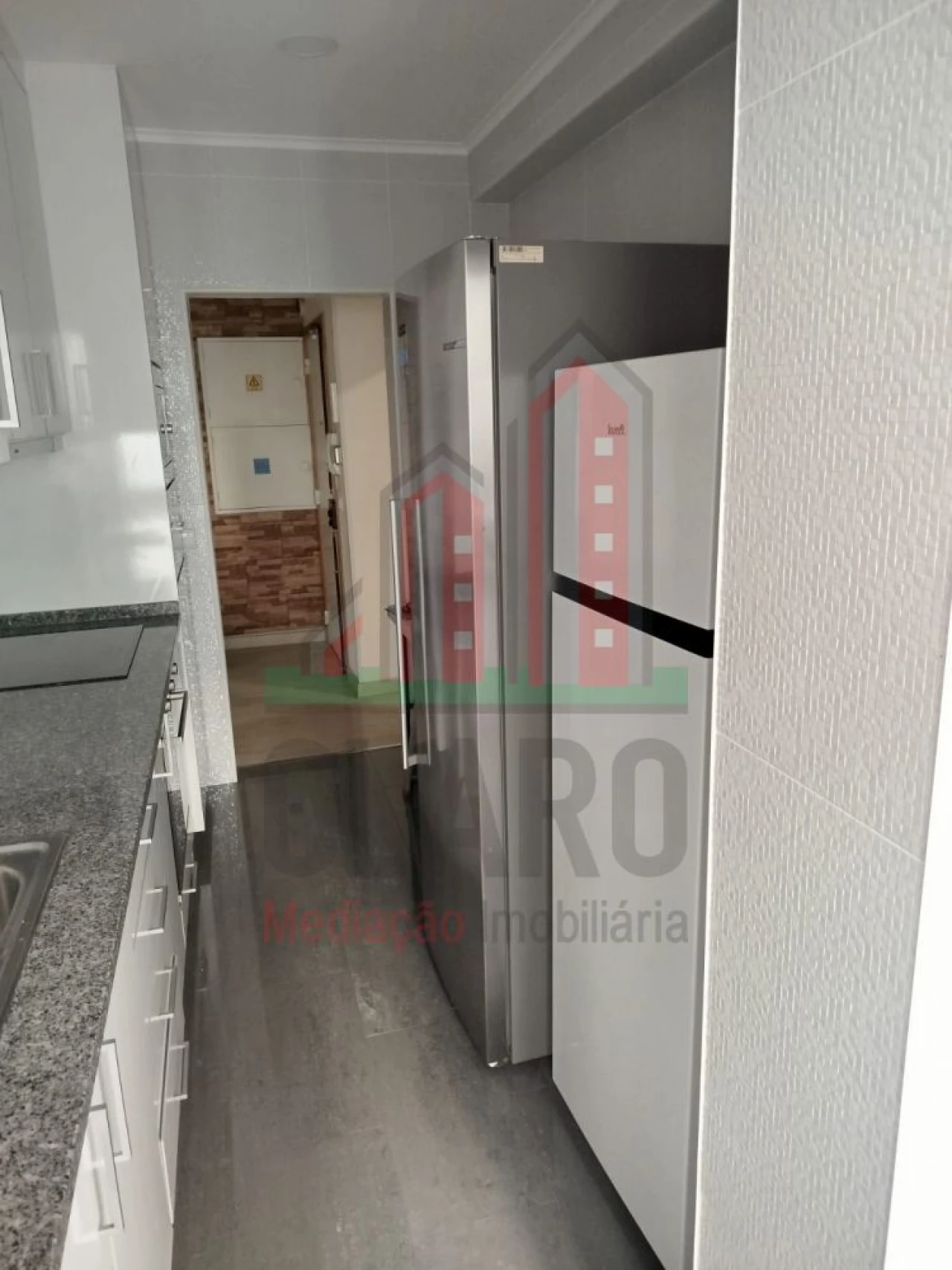 Apartamento T3 para Arrendamento em Santo Antonio dos Olivais Foto 3