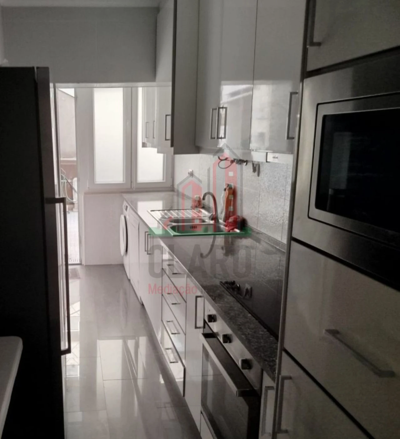 Apartamento T3 para Arrendamento em Santo Antonio dos Olivais Foto 1