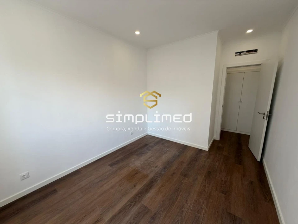 Apartamento T2 para Venda em Venteira Foto 15