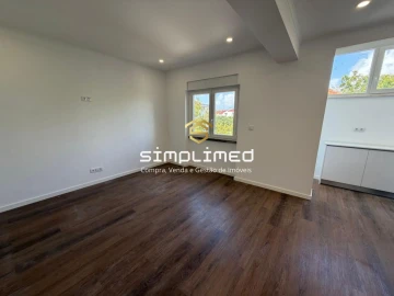 Apartamento T2 para Venda em Venteira