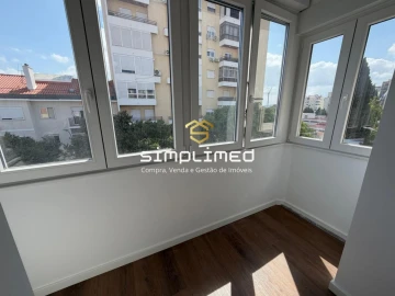 Apartamento T2 para Venda em Venteira