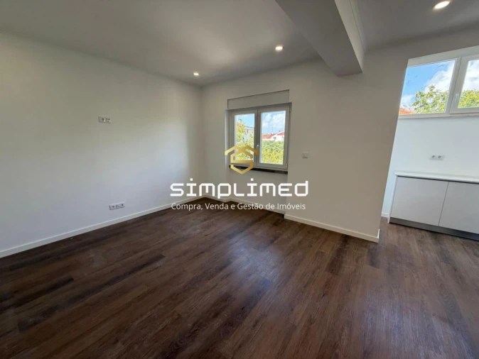 Apartamento T2 para Venda em Venteira Foto 5