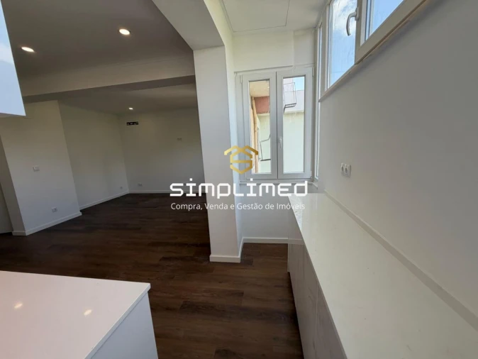 Apartamento T2 para Venda em Venteira Foto 8