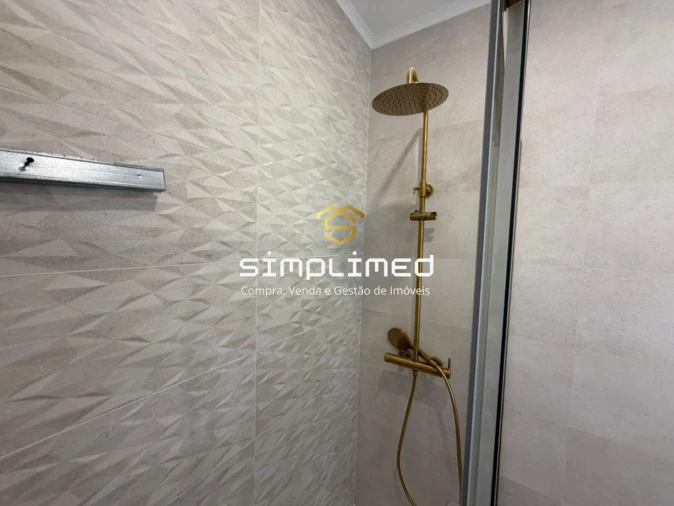 Apartamento T2 para Venda em Venteira Foto 21