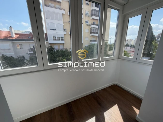 Apartamento T2 para Venda em Venteira Foto 11