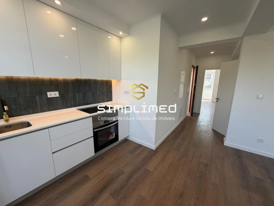 Apartamento T2 para Venda em Venteira Foto 2