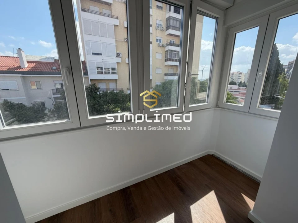 Apartamento T2 para Venda em Venteira Foto 11