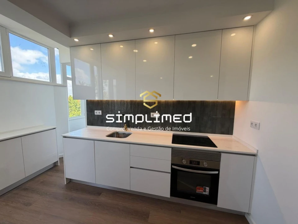Apartamento T2 para Venda em Venteira Foto 1