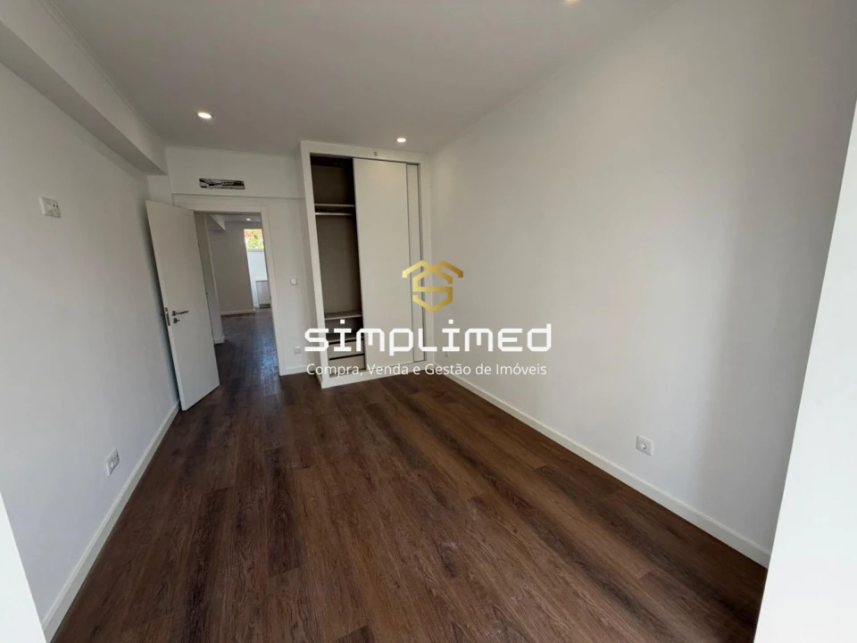 Apartamento T2 para Venda em Venteira Foto 12