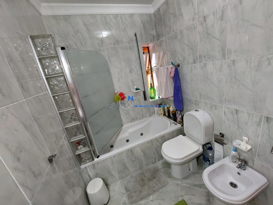 Apartamento T2 para Venda em Fânzeres e São Pedro da Cova Foto 22