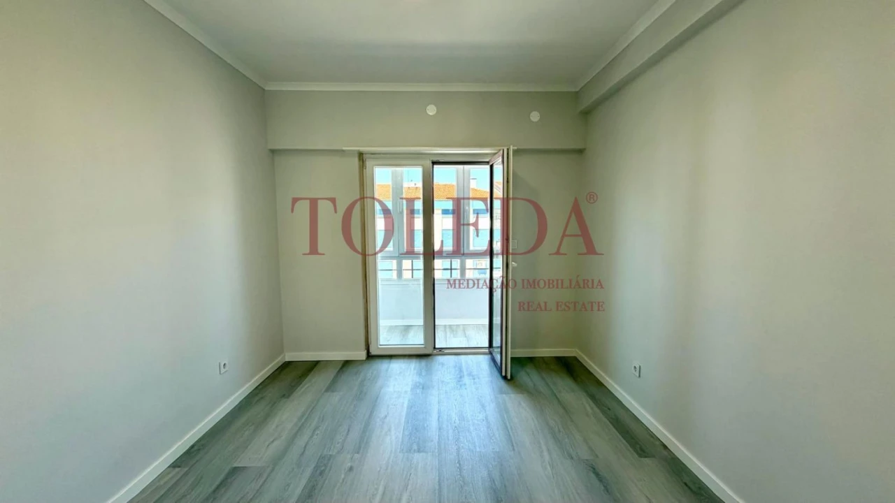 Apartamento T4 para Venda em Amora Foto 25