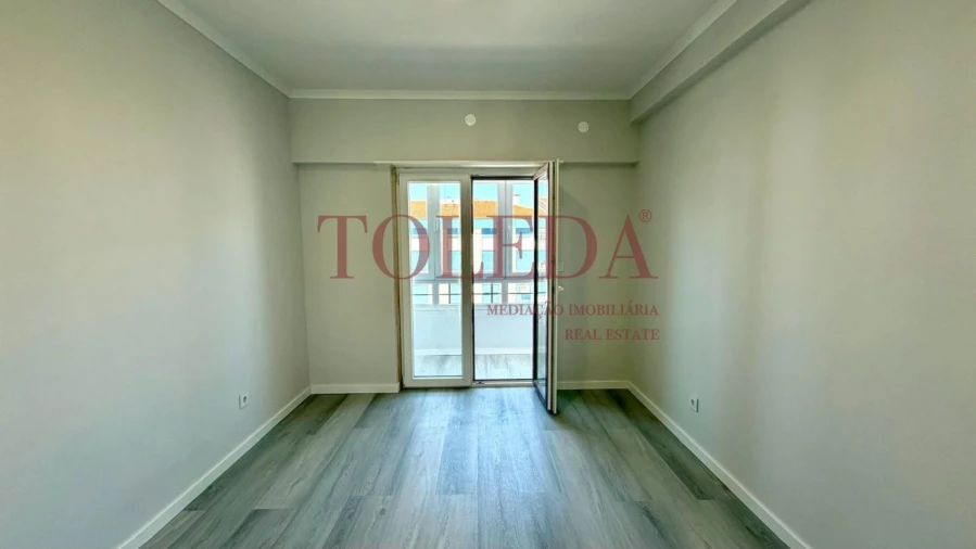 Apartamento T4 para Venda em Amora Foto 25