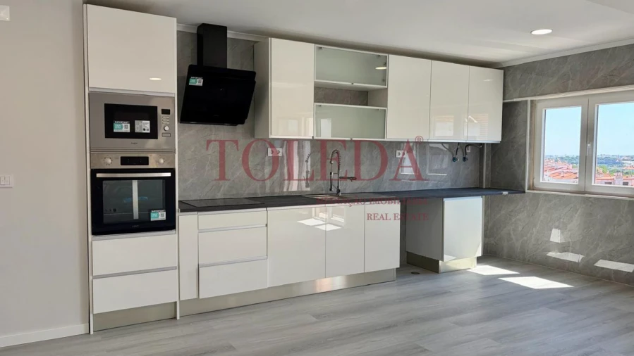 Apartamento T4 para Venda em Amora Foto 13