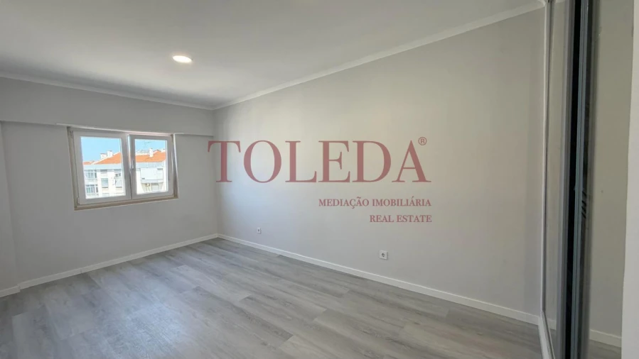 Apartamento T4 para Venda em Amora Foto 35