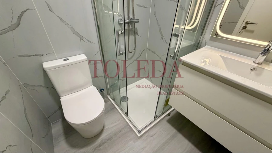 Apartamento T4 para Venda em Amora Foto 16