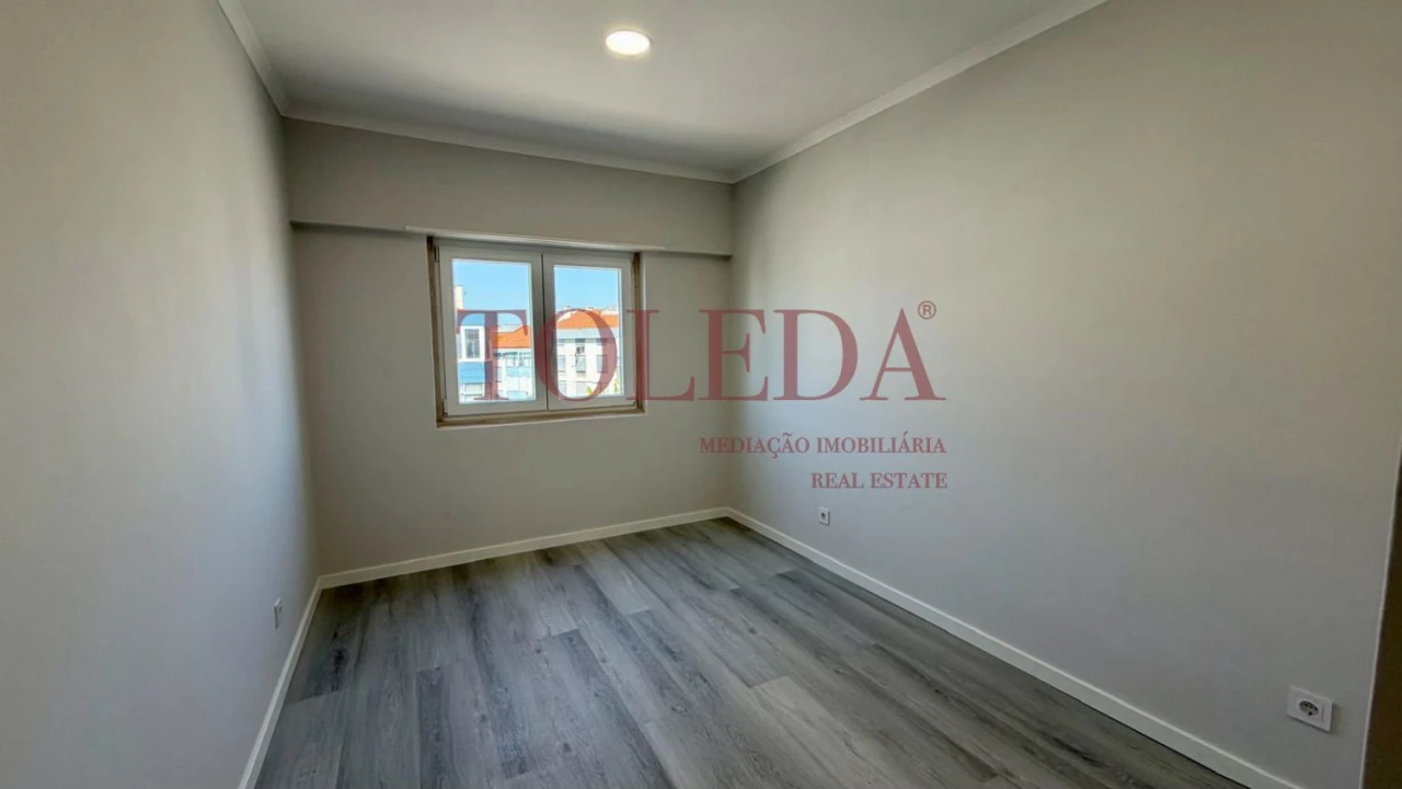 Apartamento T4 para Venda em Amora Foto 32