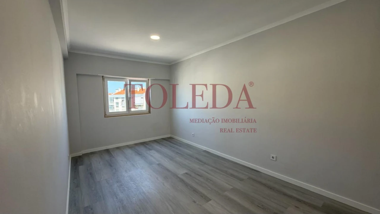 Apartamento T4 para Venda em Amora Foto 37