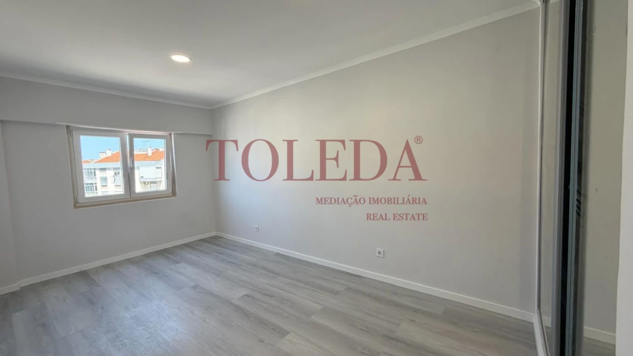 Apartamento T4 para Venda em Amora Foto 35