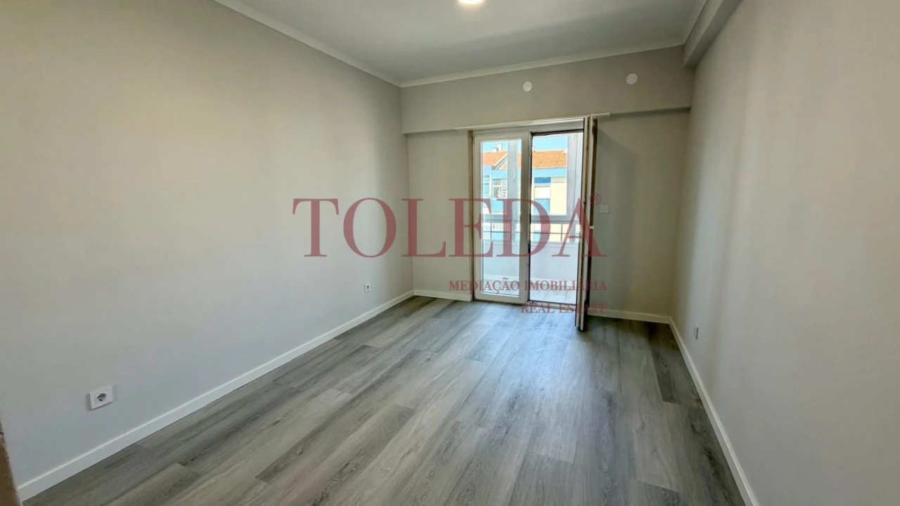 Apartamento T4 para Venda em Amora Foto 21