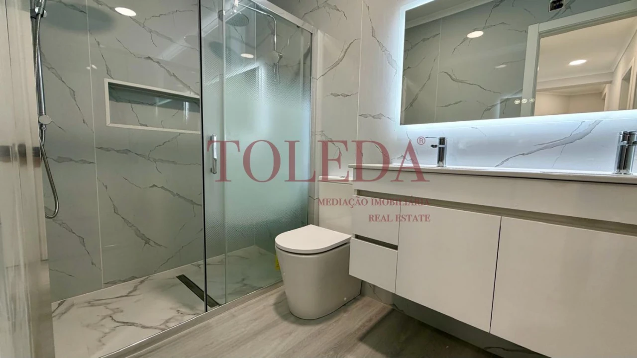 Apartamento T4 para Venda em Amora Foto 17