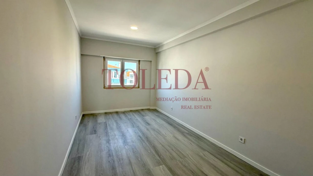 Apartamento T4 para Venda em Amora Foto 28