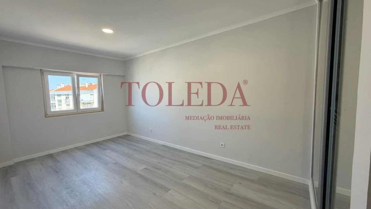 Apartamento T4 para Venda em Amora Foto 36