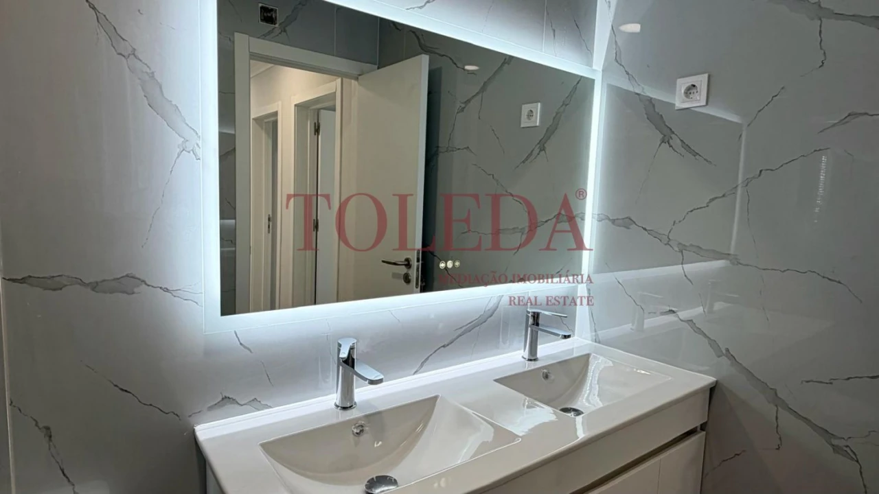 Apartamento T4 para Venda em Amora Foto 18
