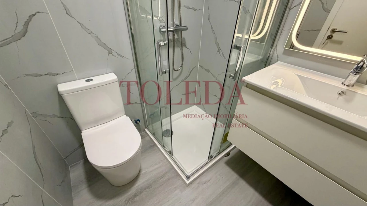 Apartamento T4 para Venda em Amora Foto 16