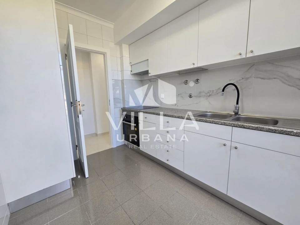 Apartamento T3 para Venda em Laranjeiro e Feijó Foto 1