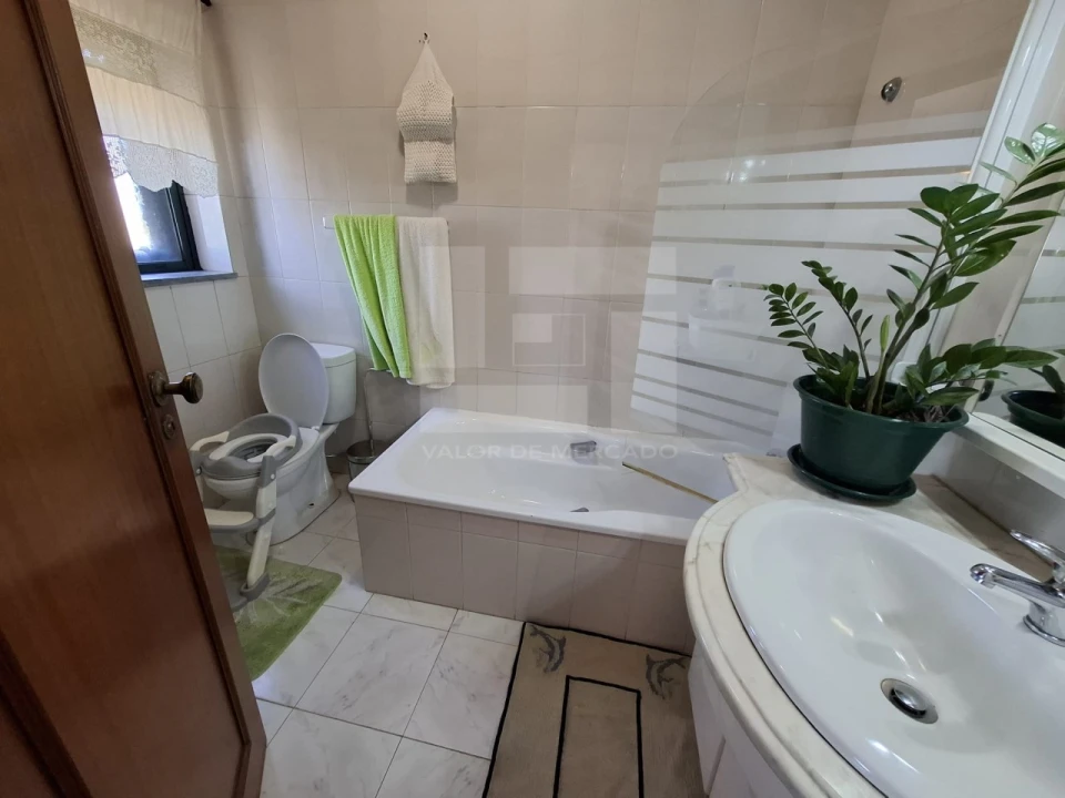 Apartamento T3 para Venda em Abraveses Foto 37