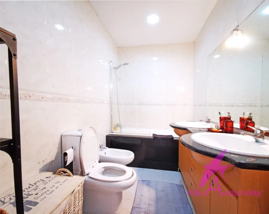 Apartamento T2 para Venda em Areosa Foto 18
