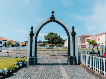 Moradia T4 para Venda em Lagoa (Nossa Senhora do Rosario)